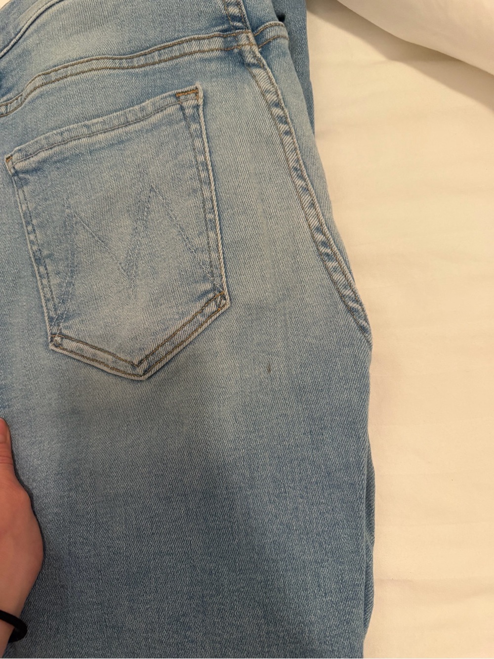 MOTHER Light Blue the insider crop step fray Jeans - Picture 7 of 7